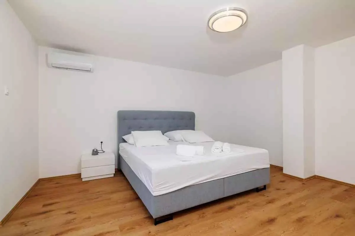 Holiday Home In Tribalj 51443  Tribalj (Primorsko-Goranska)