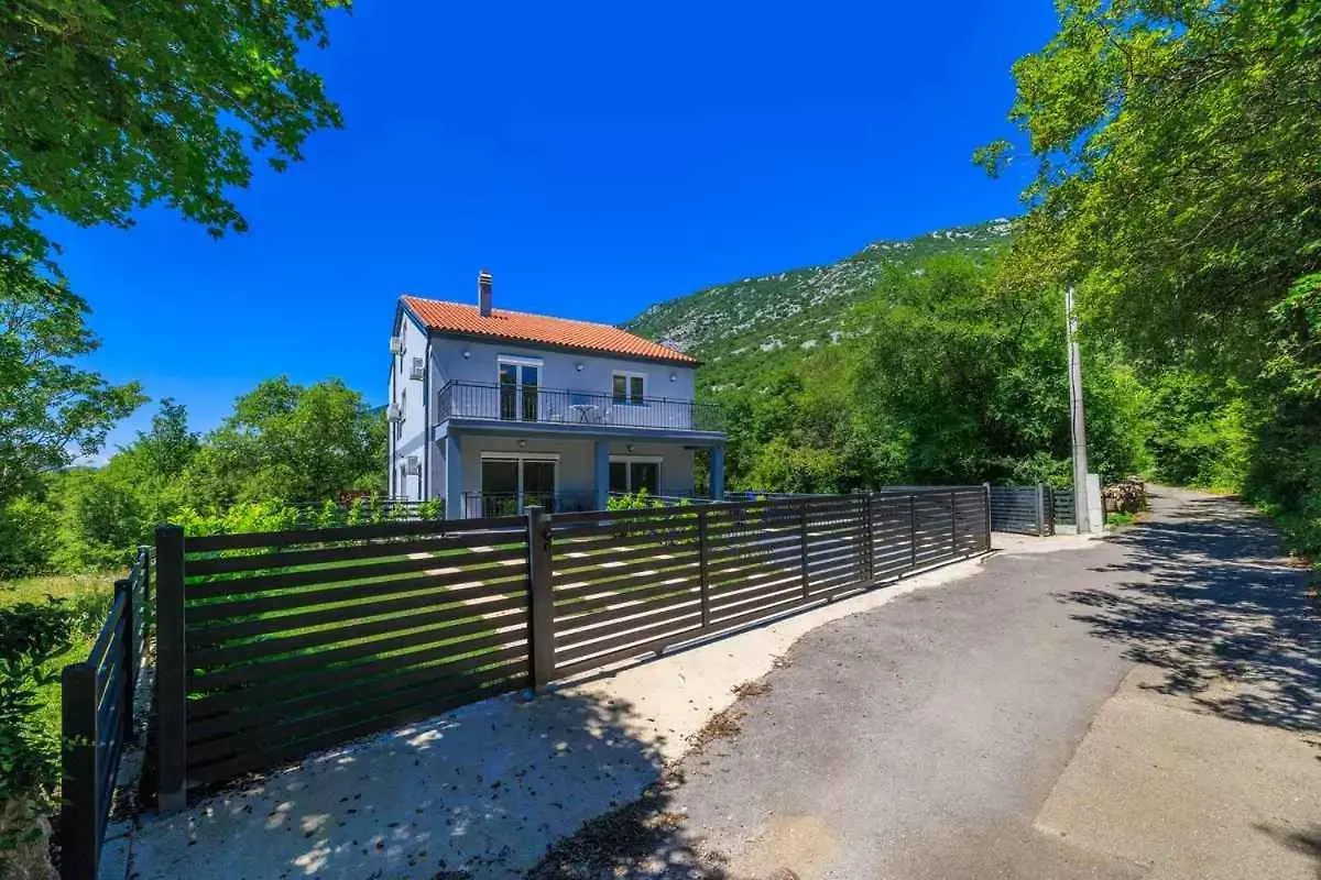 Holiday Home In Tribalj 51443  Tribalj (Primorsko-Goranska)