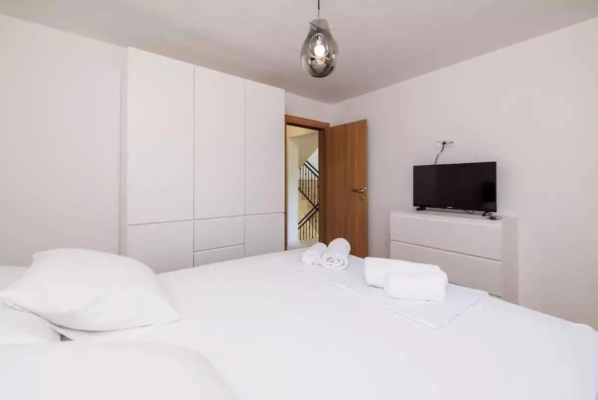 Holiday Home In Tribalj 51443  Tribalj (Primorsko-Goranska)